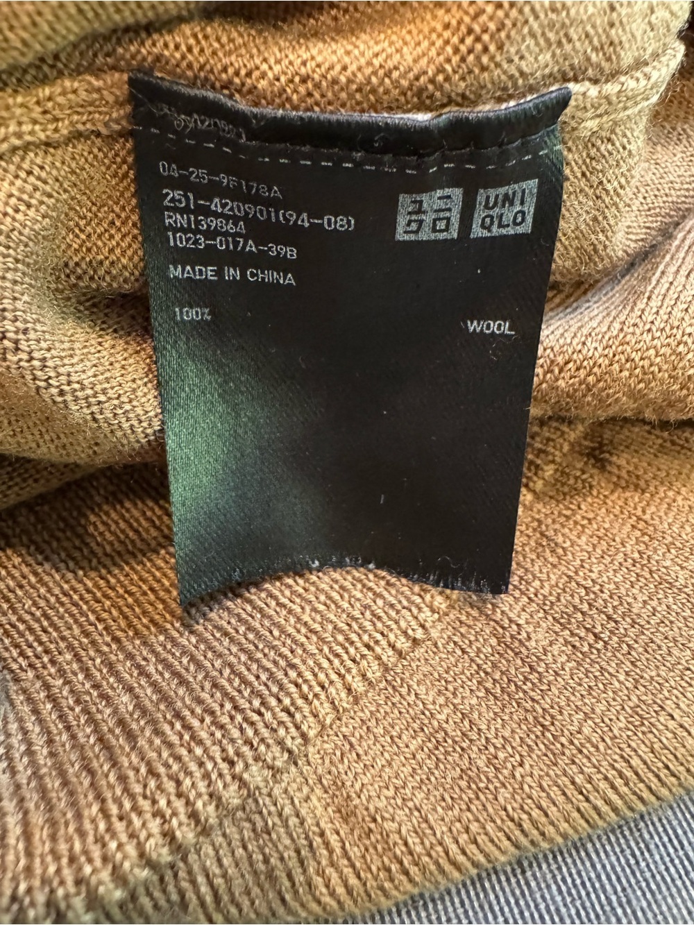 Uniqlo Women's Camel 100% Wool Short Sleeve Crewneck Sweater Size M Lightweight - Picture 6 of 6
